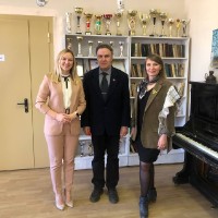 Апрель: дни открытий