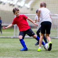 Футбол - это любимая игра всех ребят!