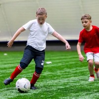 Футбол - это любимая игра всех ребят!